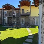 La Perla Del D Orta Apartmán *